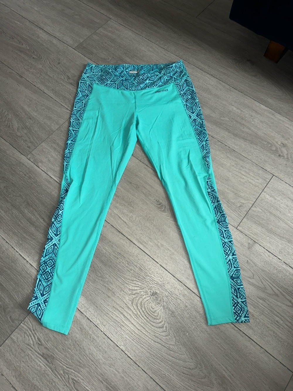 Marmot Teal Leggings with Navy Geometric Waistband size Large